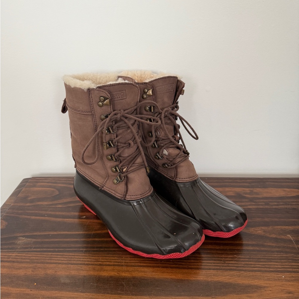 Sperry’s Saltwater Brown and Red Winter Snow Boots - women’s size 7